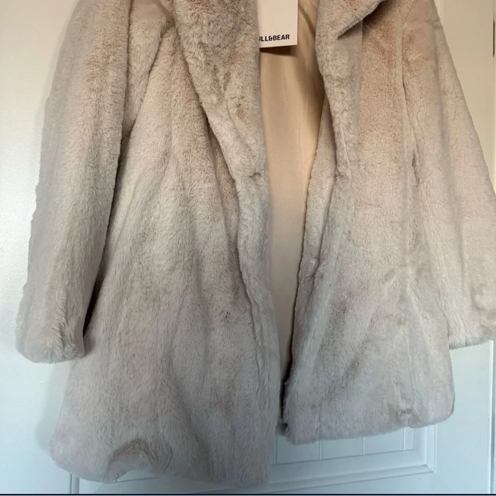 Pull&Bear Luxe Cream Faux Fur Coat - Plush Winter Statement Piece - New - Small - Picture 4 of 11